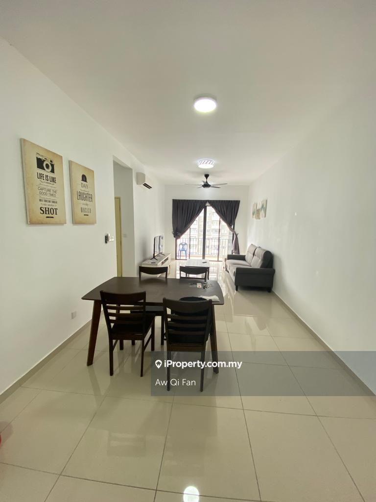 Nice Location , suitable for own stay or invest , walking dis to lrt