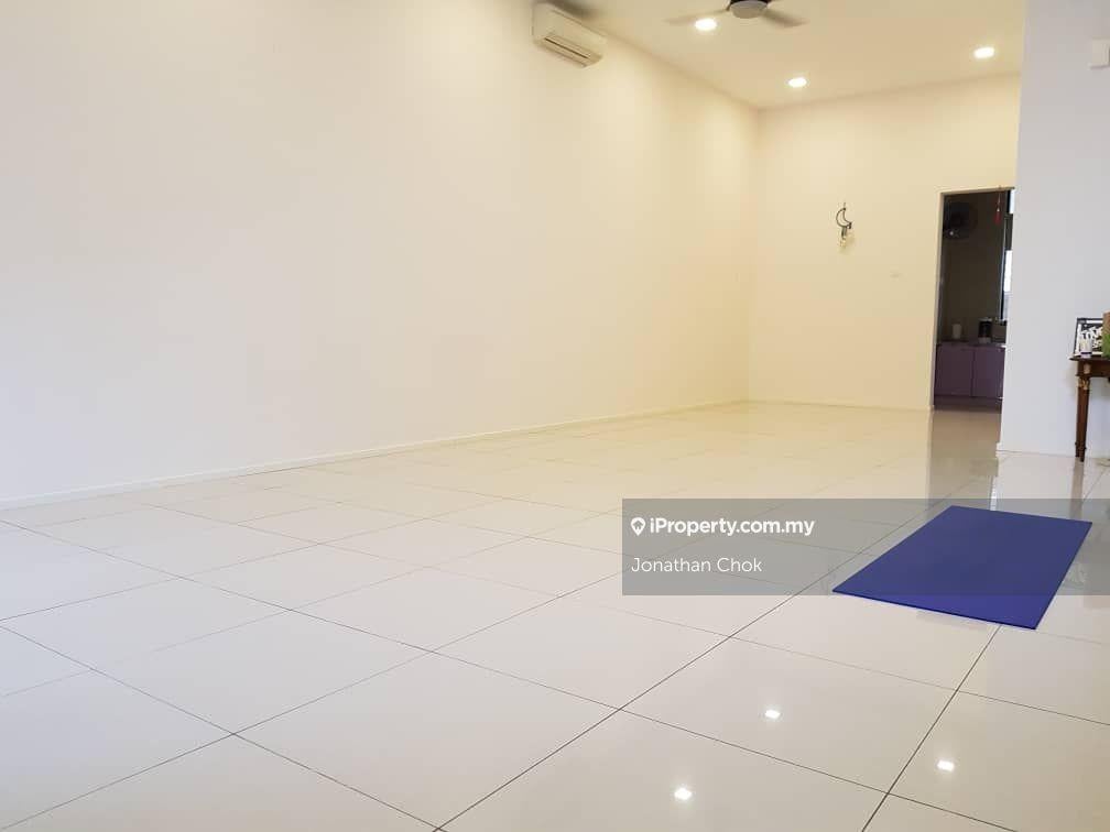 Terrace house for Sale