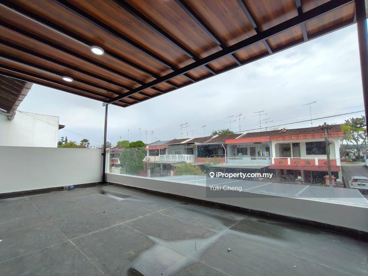 Walking distance sjkc Kulai Besar, nearby Tesco, Kulai Highway