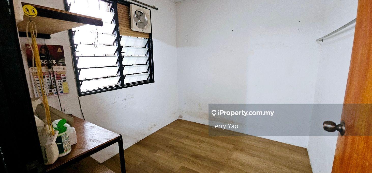 Super Cheap! Below Market 25% Save 150k Puchong Kinrara 1 storey house