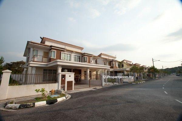 Semi-D house for Sale