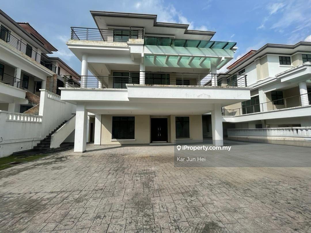 Cheap Nice Big 2.5 Stry Bungalow at Damai Gayana Cheras