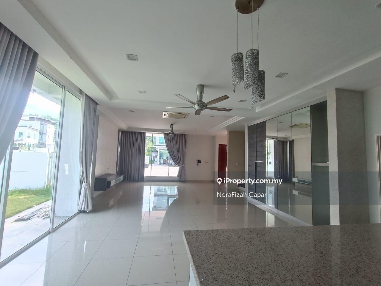 Corner 3 Storey Semi-D Jacaranda , Cyberjaya