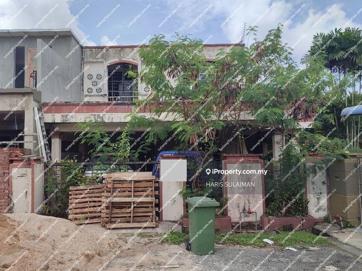 Jalan Sultanah, Taman Golf, Alor Setar, 2 Storey Semi Detached House