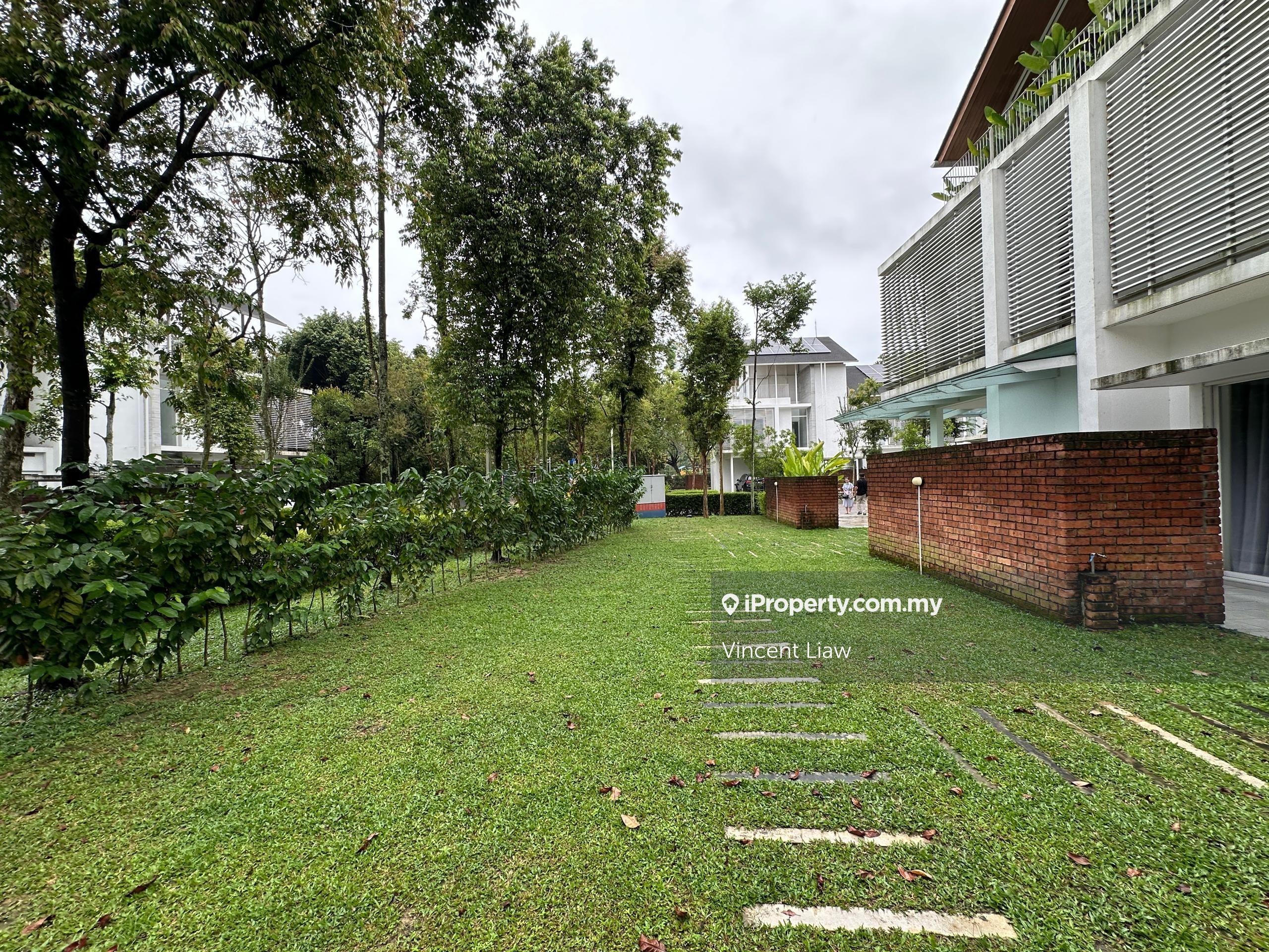 3 storey modern design semi d (Corner with bigger land)