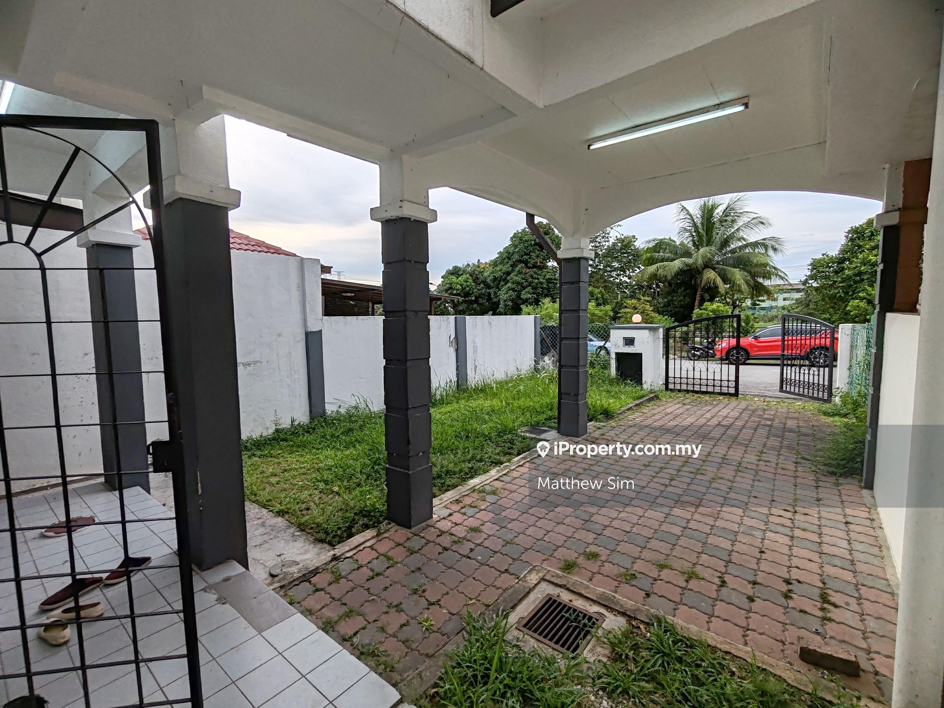 Basic Refurbished Home @ Putra Bahagia, Putra Heights, Subang Jaya