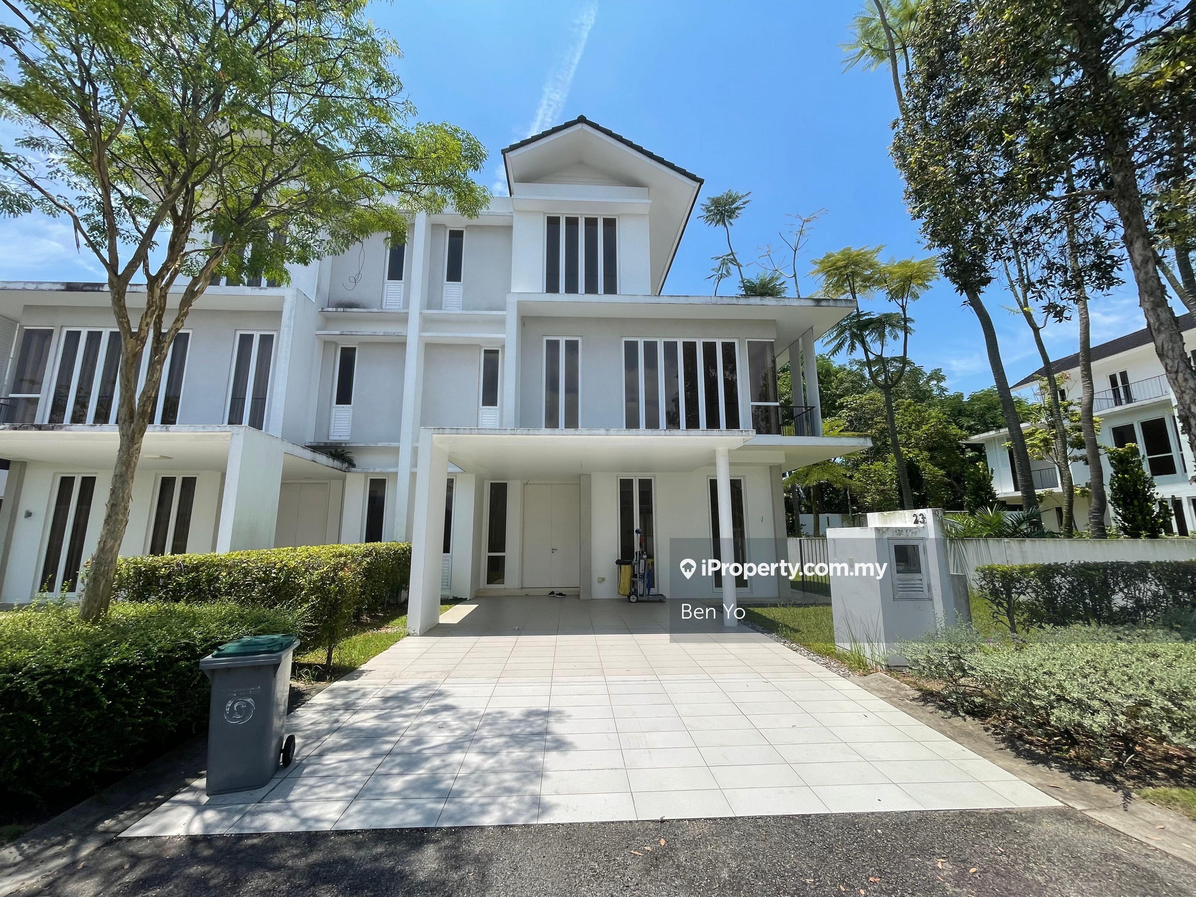 Marina living styles gated and guarded