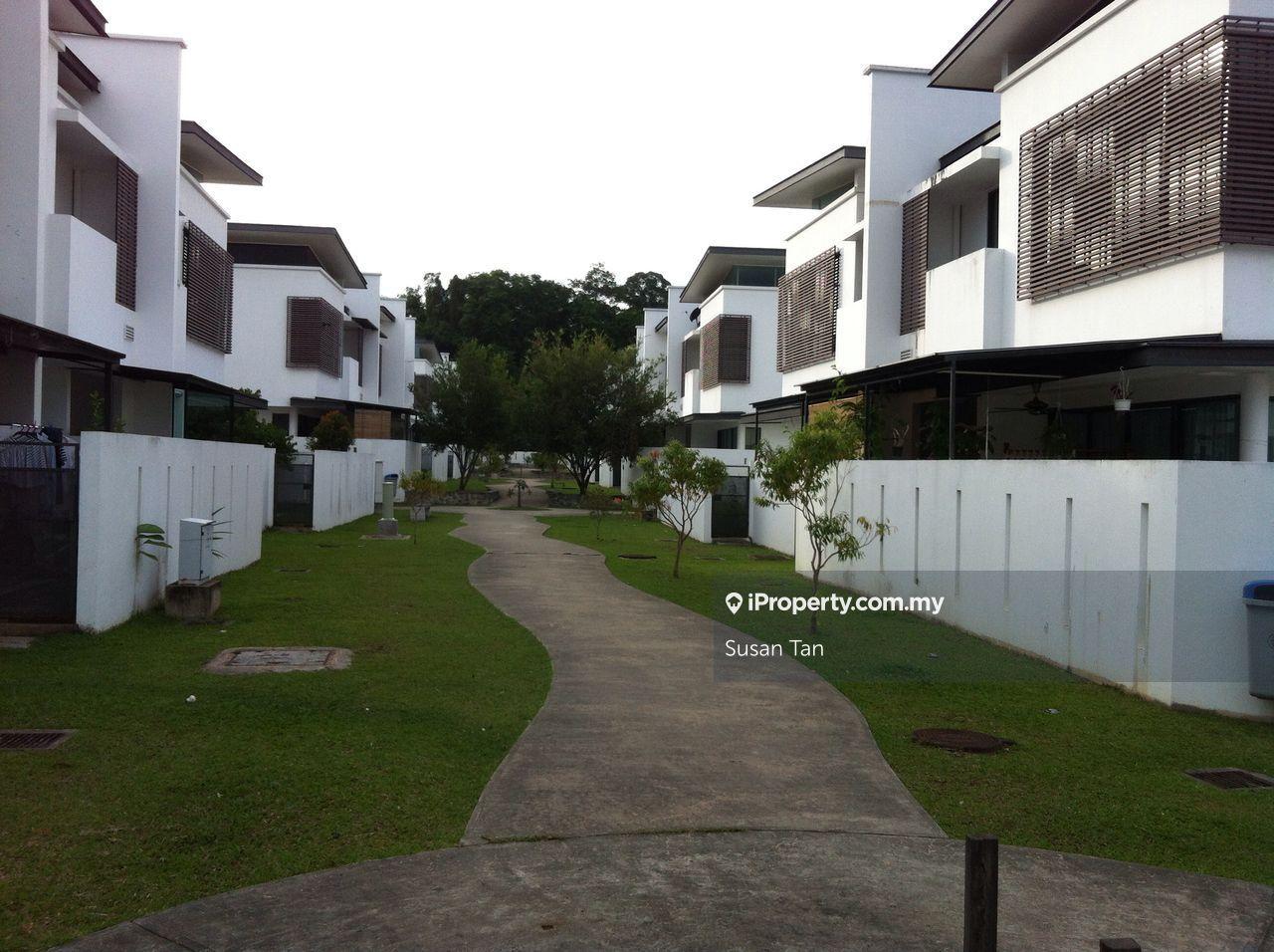 Taman Manikar Semi-d corner house negotiable
