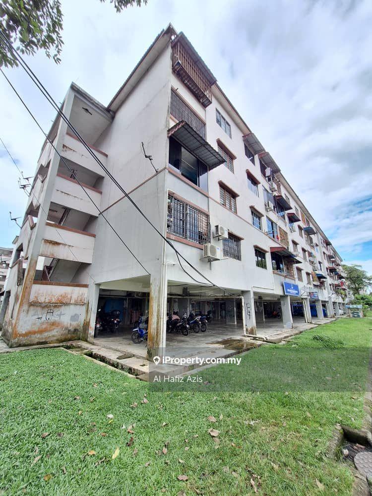 Nice Environment Flat at Bandar Seri Alam