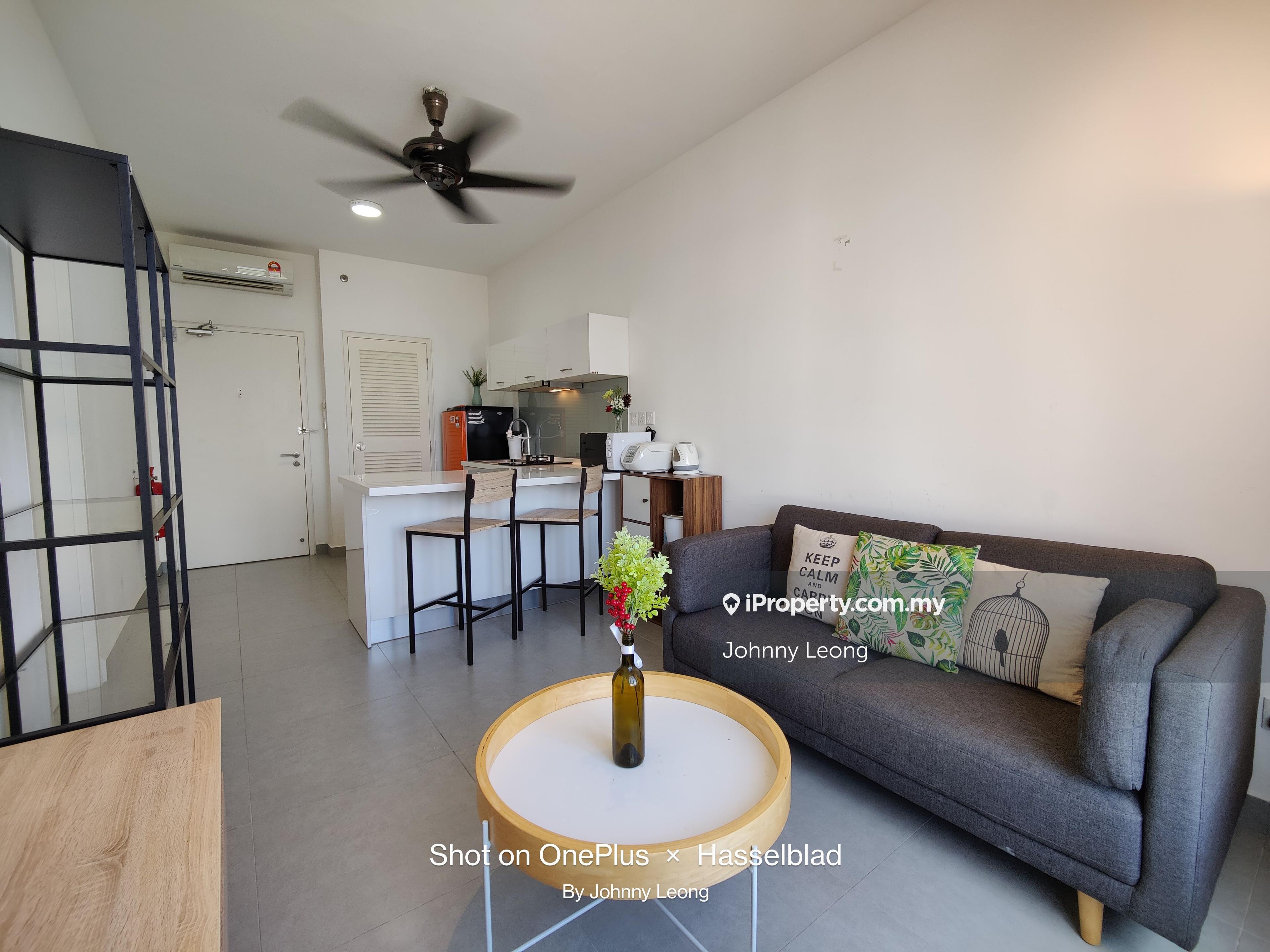 Cozy Unit,Middle Floor,Real Actual Unit,Viewing Available Anytime
