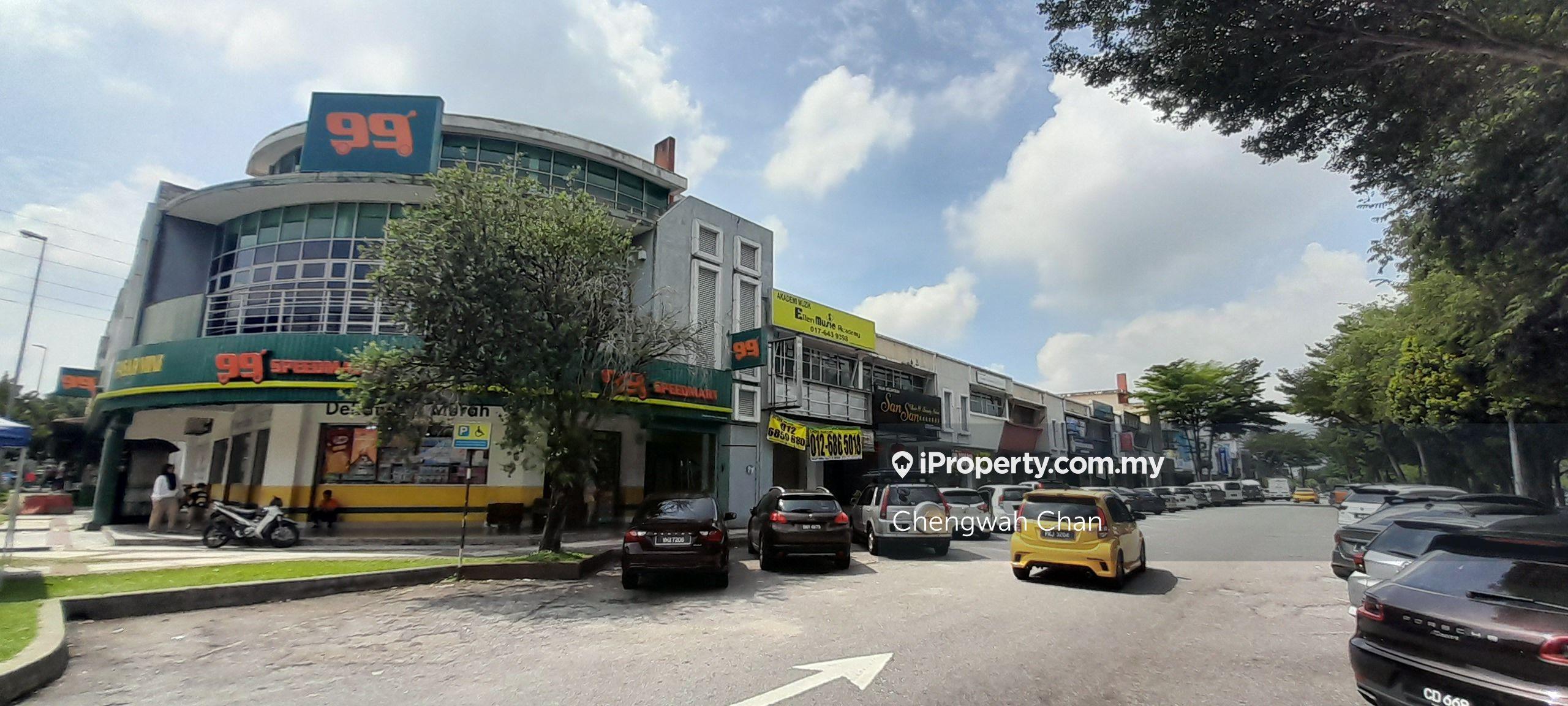 Walking Distance to LRT