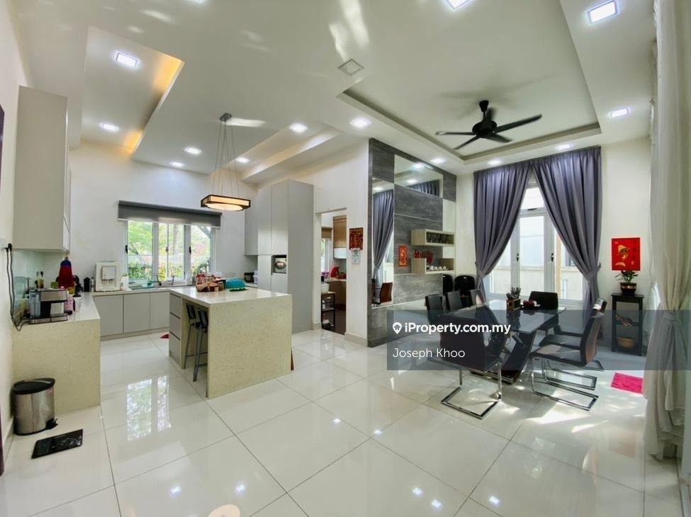 2.5 Storey Bungalow Sri Suria