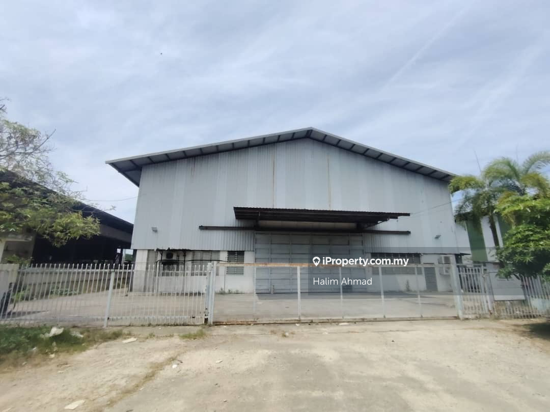 Warehouse for rent 1 acre land 20800 sf build up