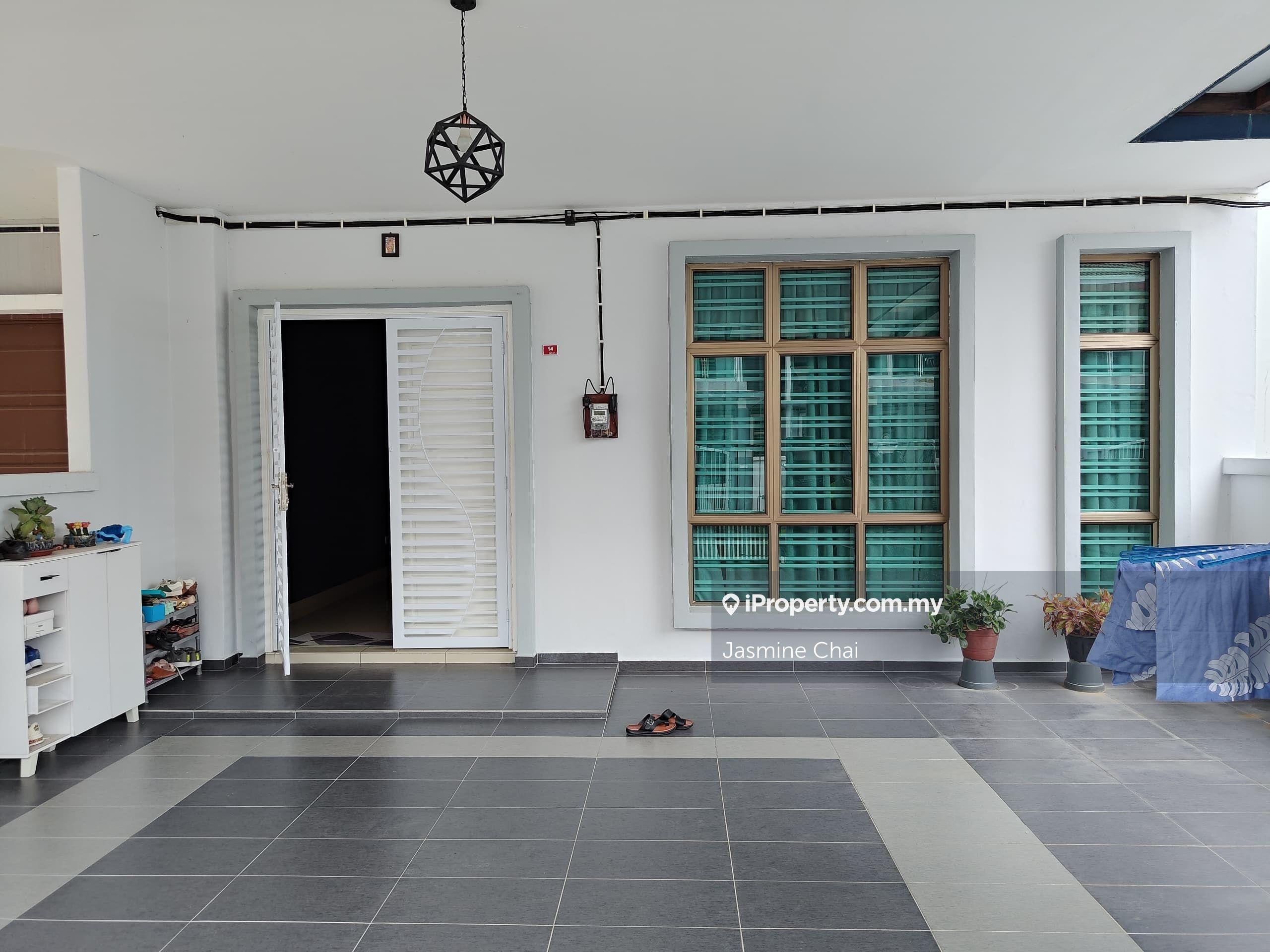 Spacious, Renovated Double Storey Terrace @Tmn Saujana Tehel for Sale
