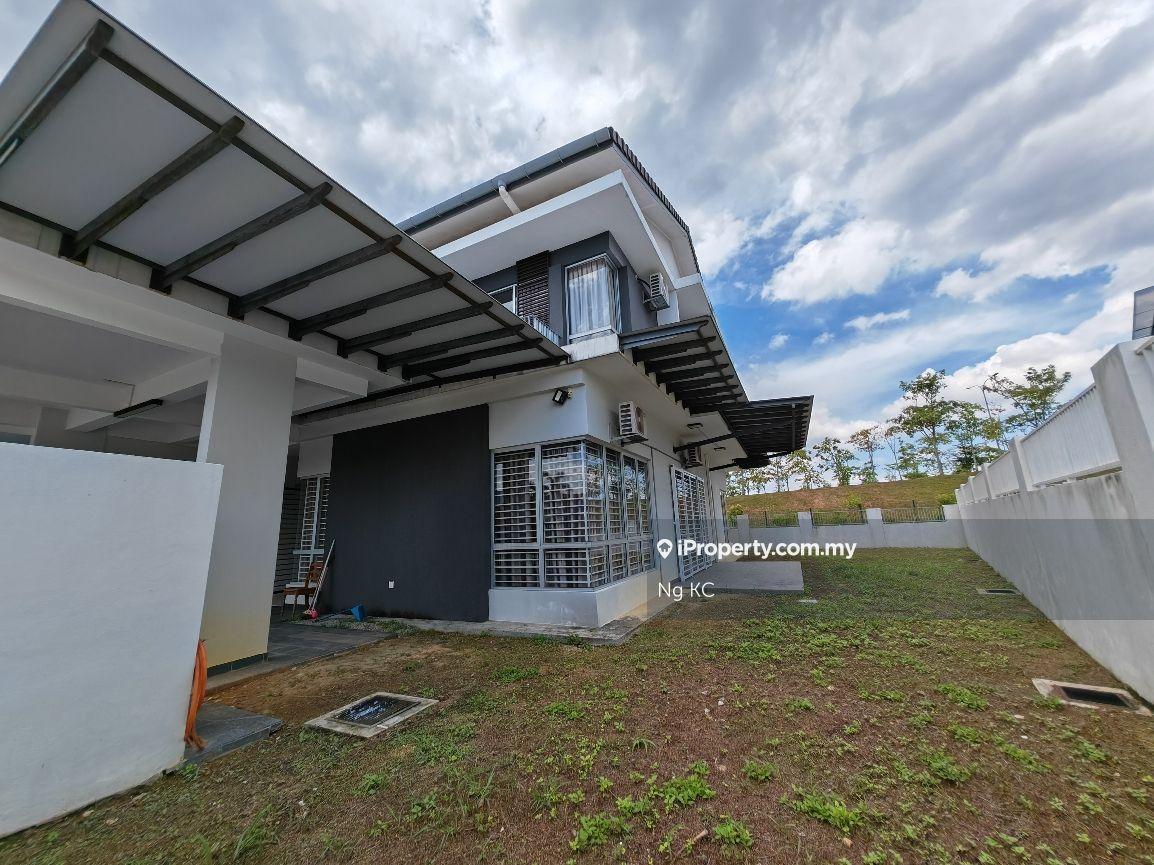 47x75 Spacious With Extra Land, Renovated Superlink House For Sale