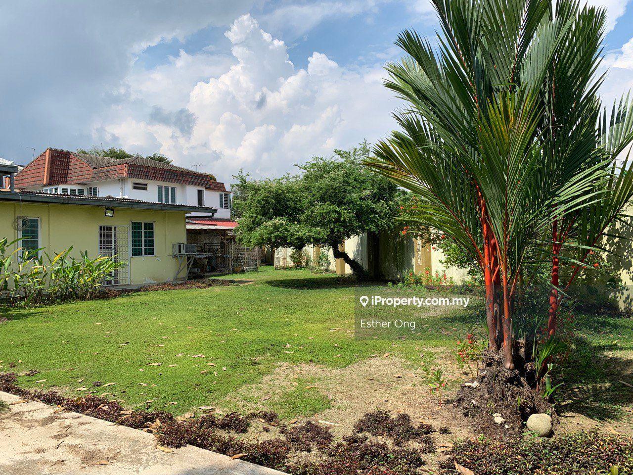 Petaling Jaya Single Storey Bungalow House Corner Unit With Big Land