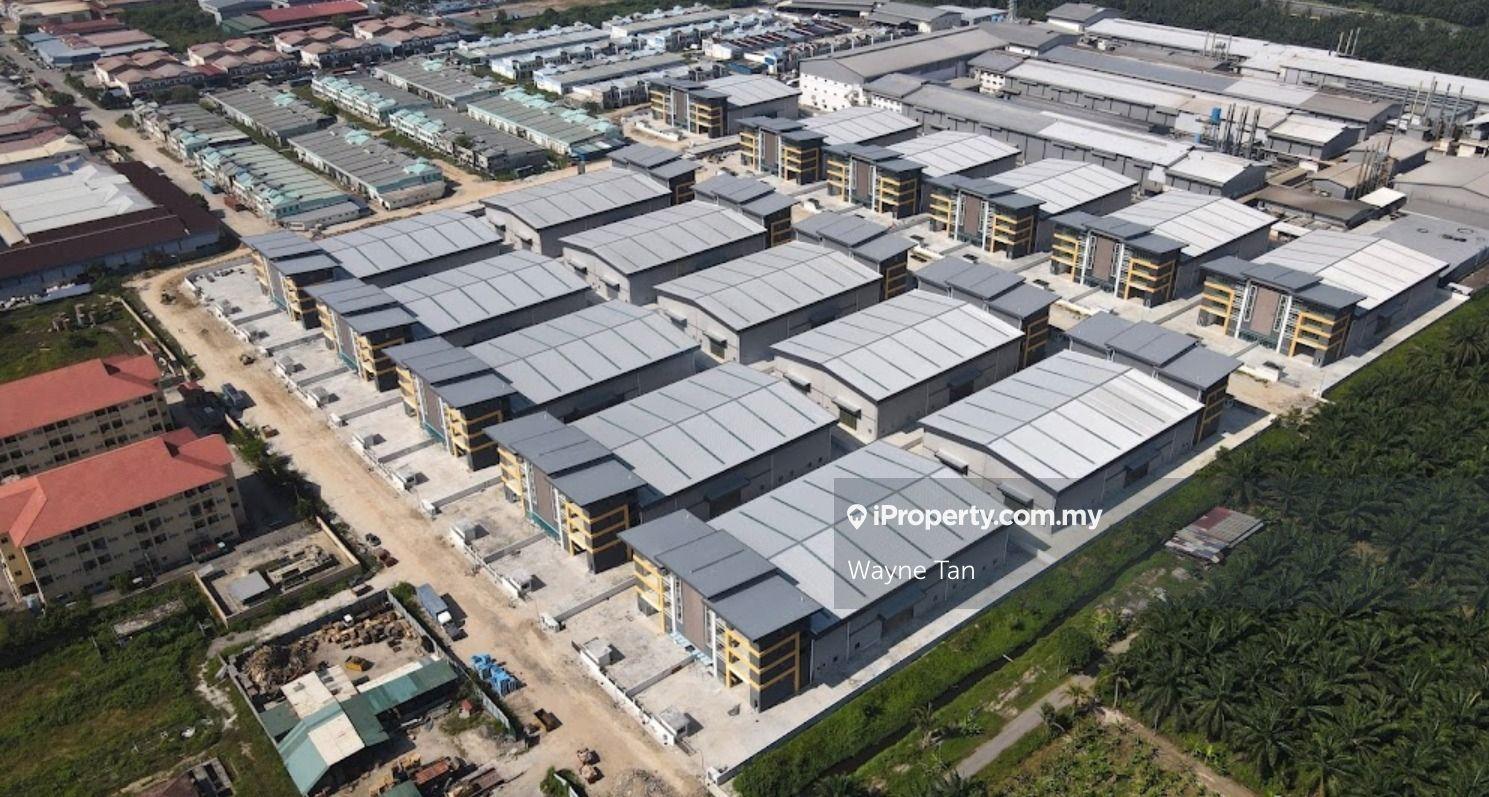 3.5 Storey Semi-Detached Factory For Sale