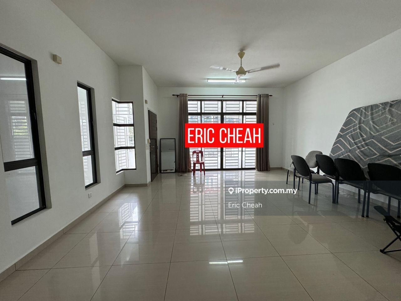 Setia Pearl Island / 3 Storey Terrace House /  Well Maintain / 2 Cp