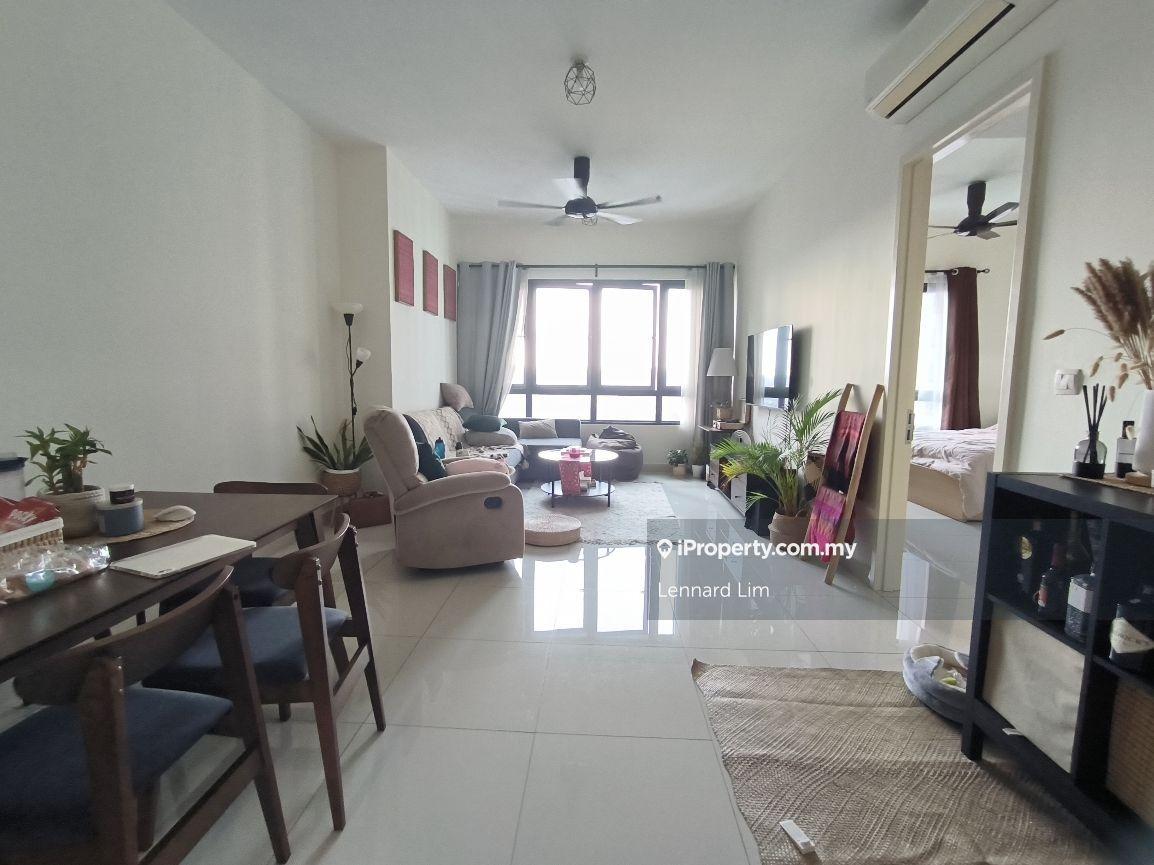 Park View 2 Bedrooms Unit For Sale