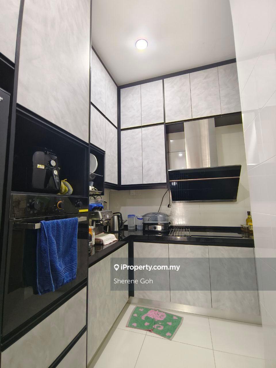 Corner Unit, High Ceiling and With Balcony (Limited)
