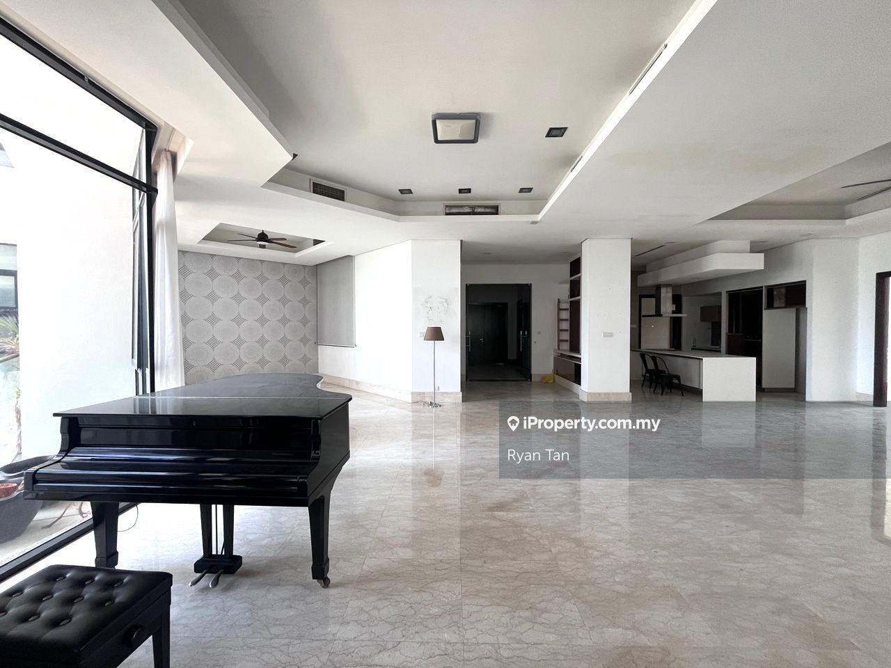 Gallery U Thant Low density with private lift Private pool Spacious