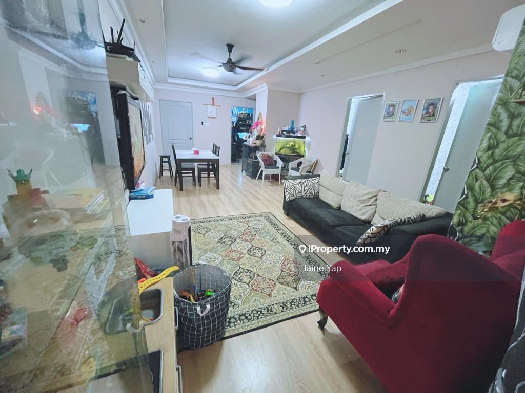Below Market Price - Laguna Biru Apartment @ Rawang For Sales
