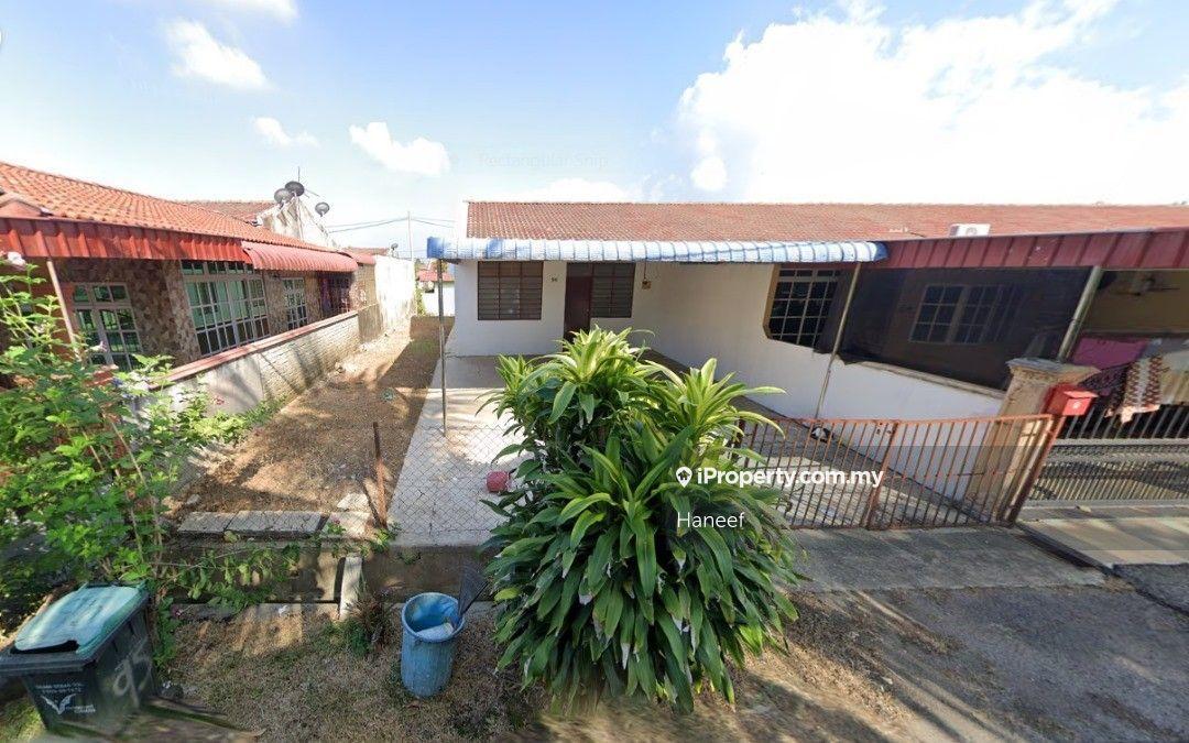 Nice House In Bedong, Kedah (With Extra Land)