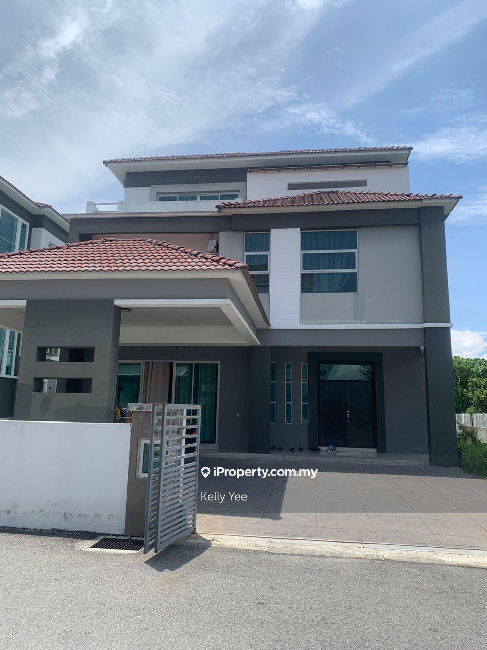 3 Storey Bungalow @ Taman Carnation for Sale
