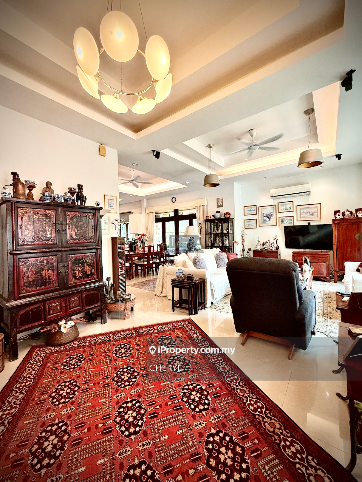 Three-Storey Semi-Detached Home in Ferringhi Park