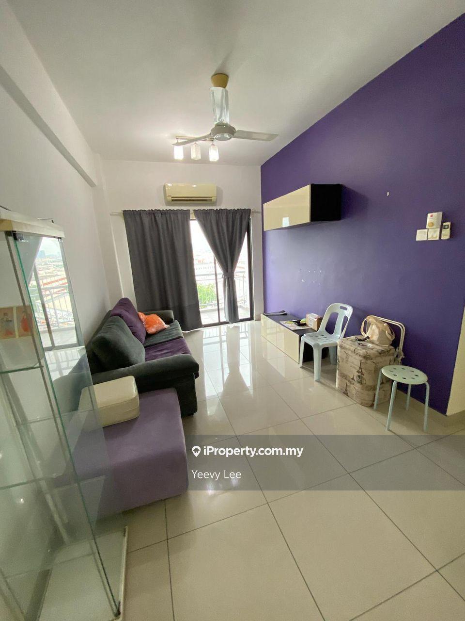 Well Kept Unit Prime Location Facing KL View