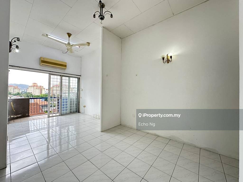 Selayang Court