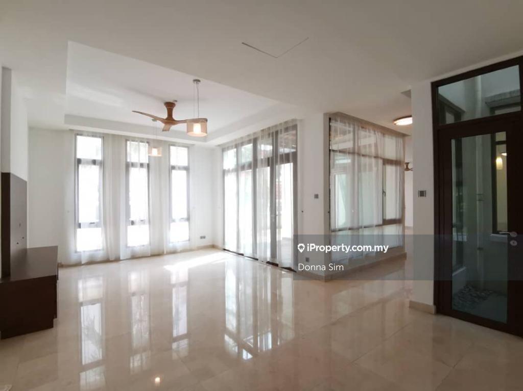 Semi-D house for Sale