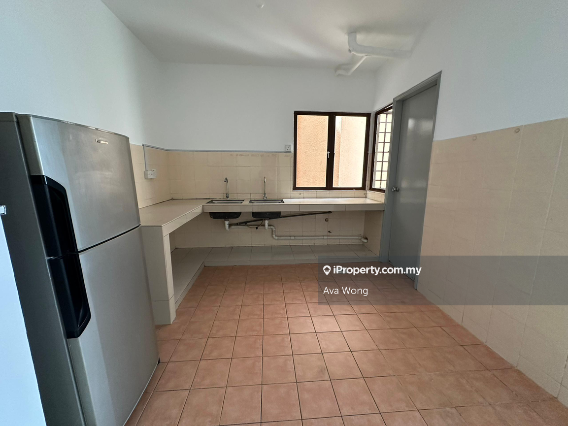Palm Spring Condo For Sale !! Kota Damansara