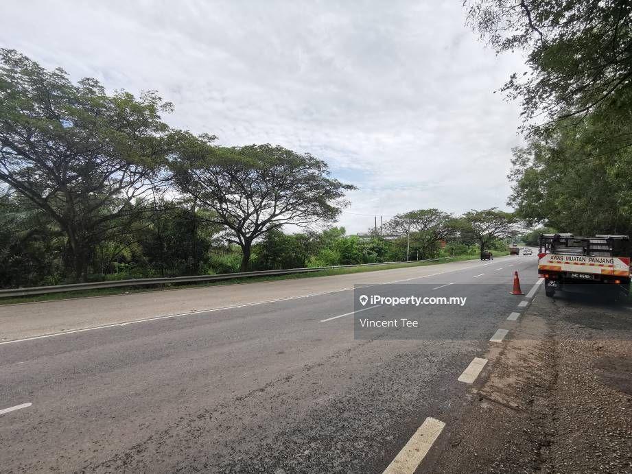 12 Acres Freehold Oil Palm Agriture Land Next to River Yong Peng