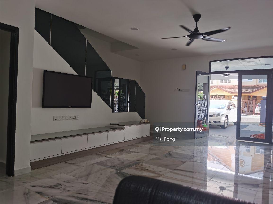Terrace house for Sale