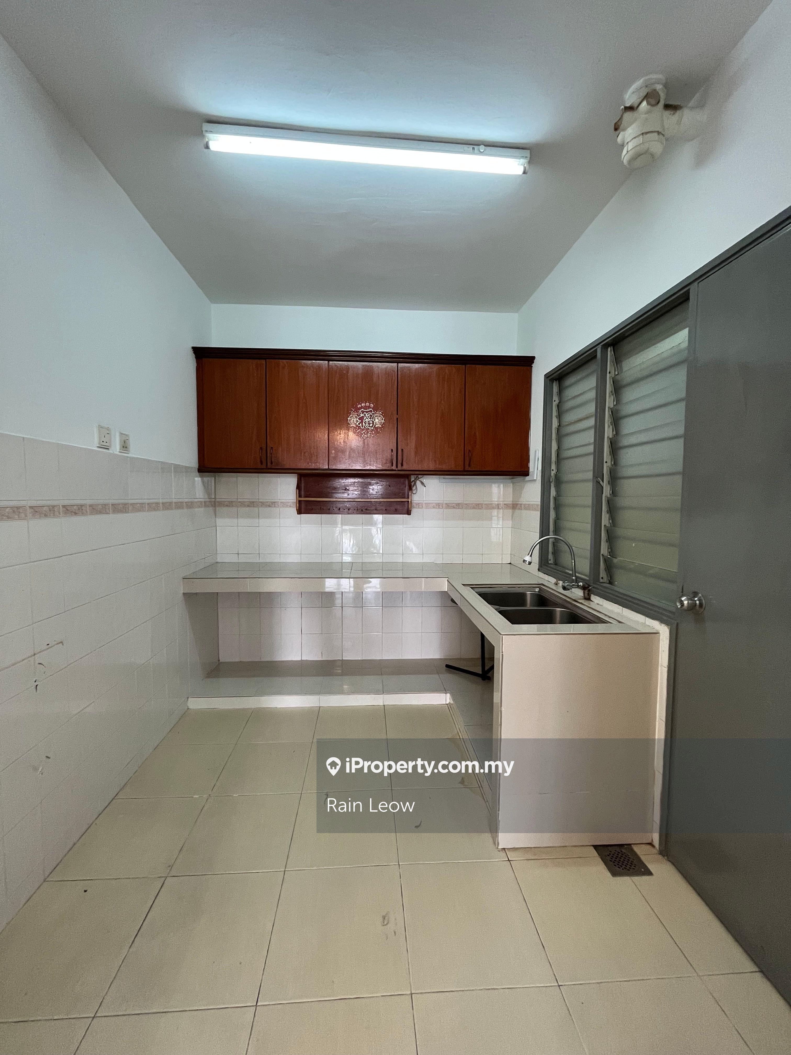 Kenanga Apartments At Jalan Wawasan Bandar Puteri Puchong For Rent!