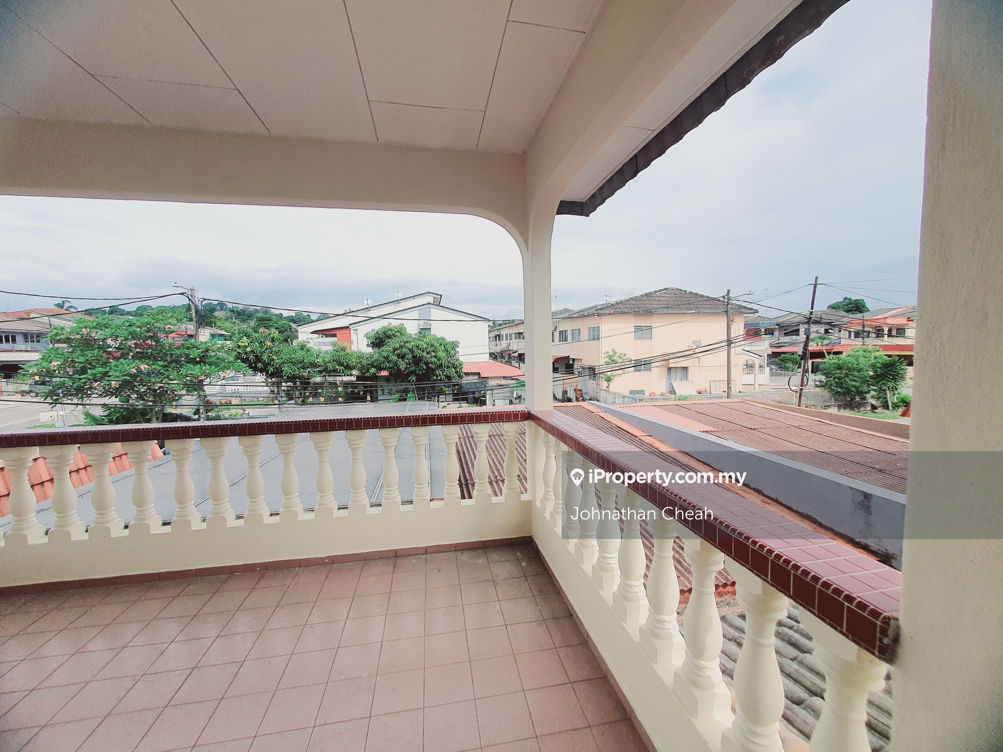 4 Bedroom 2 Sty Terrace House Fully Furnish Cheng Baru Batu Berendam