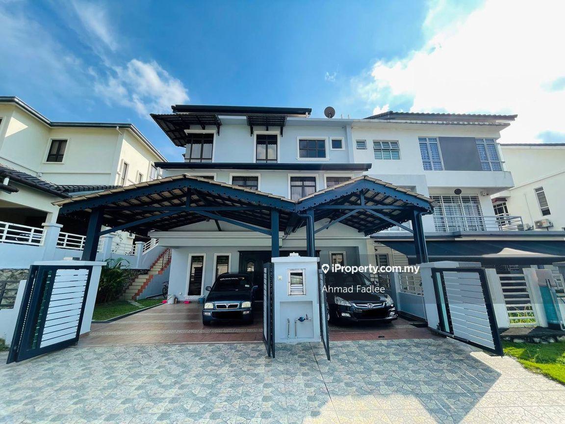 Semi-D house for Sale