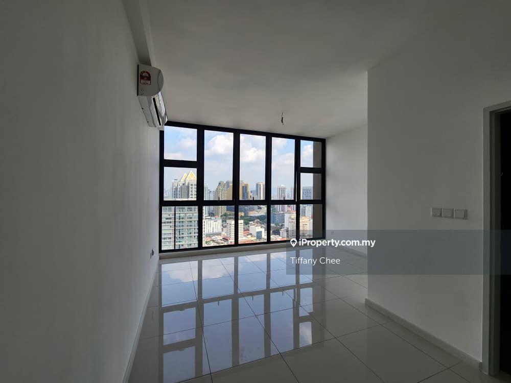 Brand new unit with car park!