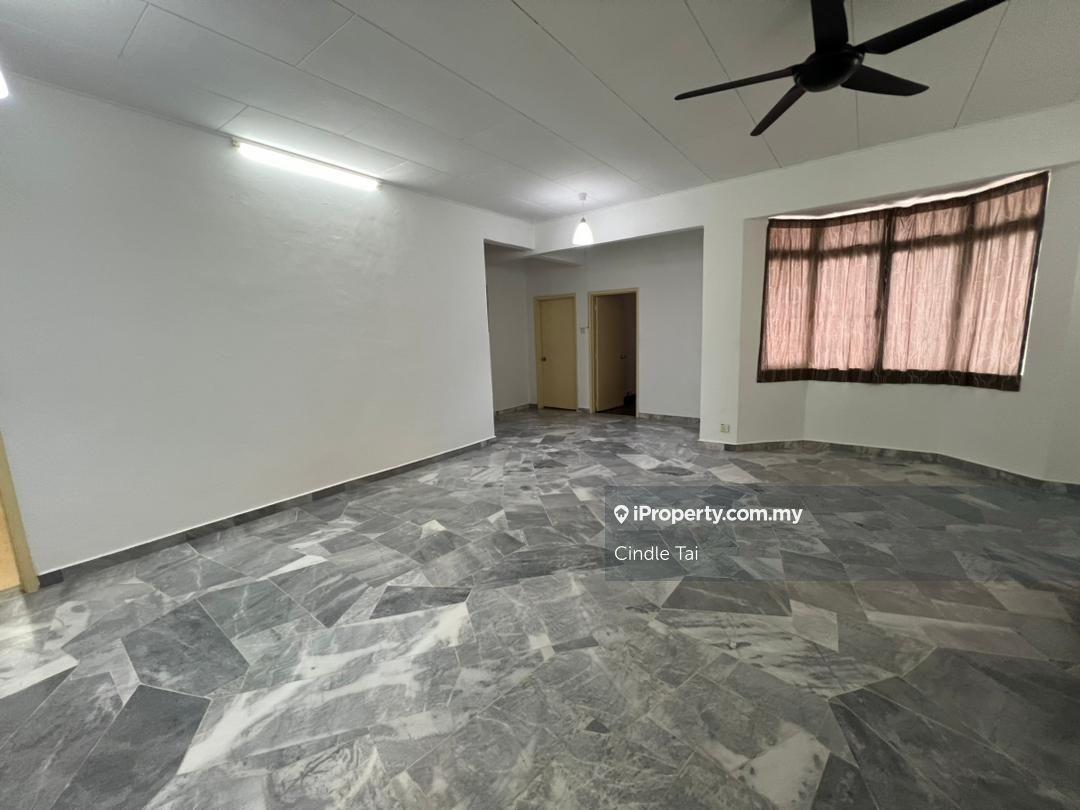 Court 10 Apartment