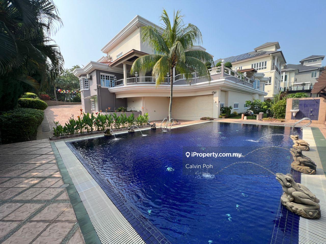 Massive Design Country Heights Bungalow For Sell