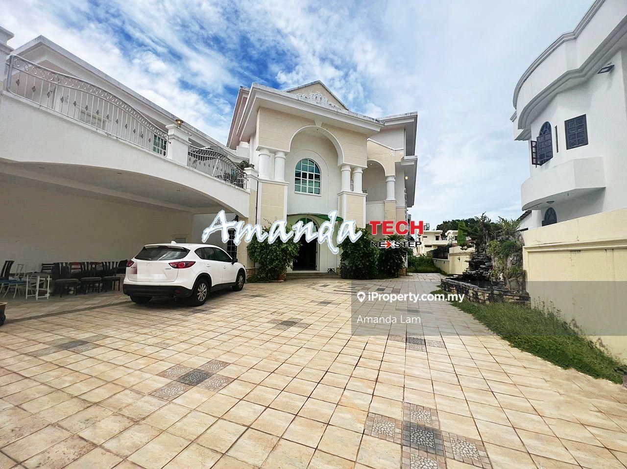 2.5 Storey Luxurious Bungalow for Sale