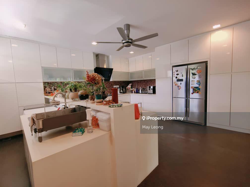 Renovated 2-storey terrace corner, guarded