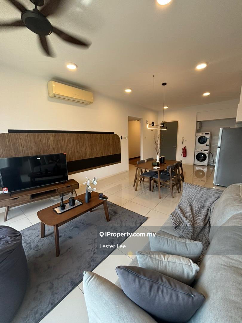 Spacious 2 bedroom plus 1 study room with nice view