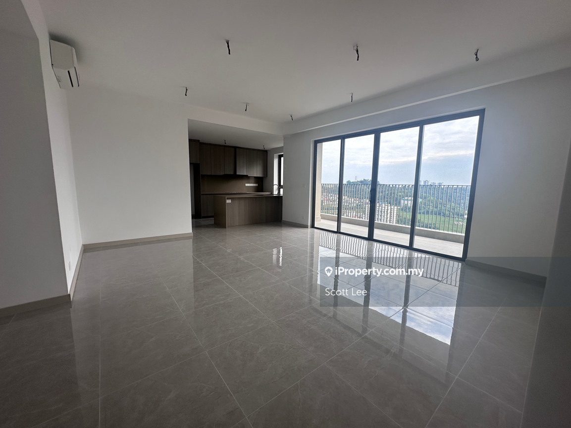 Senior Property Agent Specialising in Desa Parkcity more than 10 years
