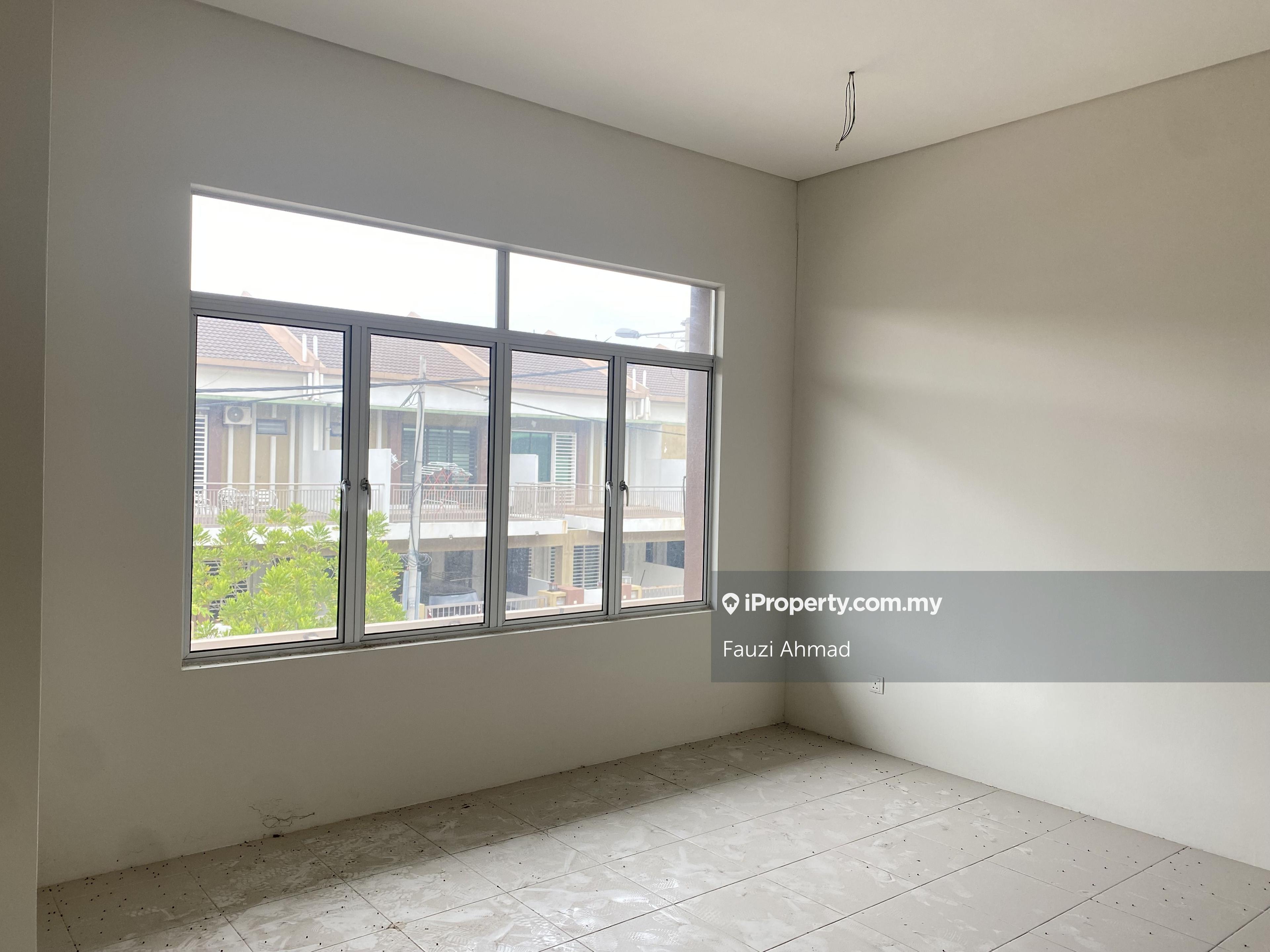 Freehold Non Bumi 2 Storey Terrace Desa Mayang Sari, Nilai