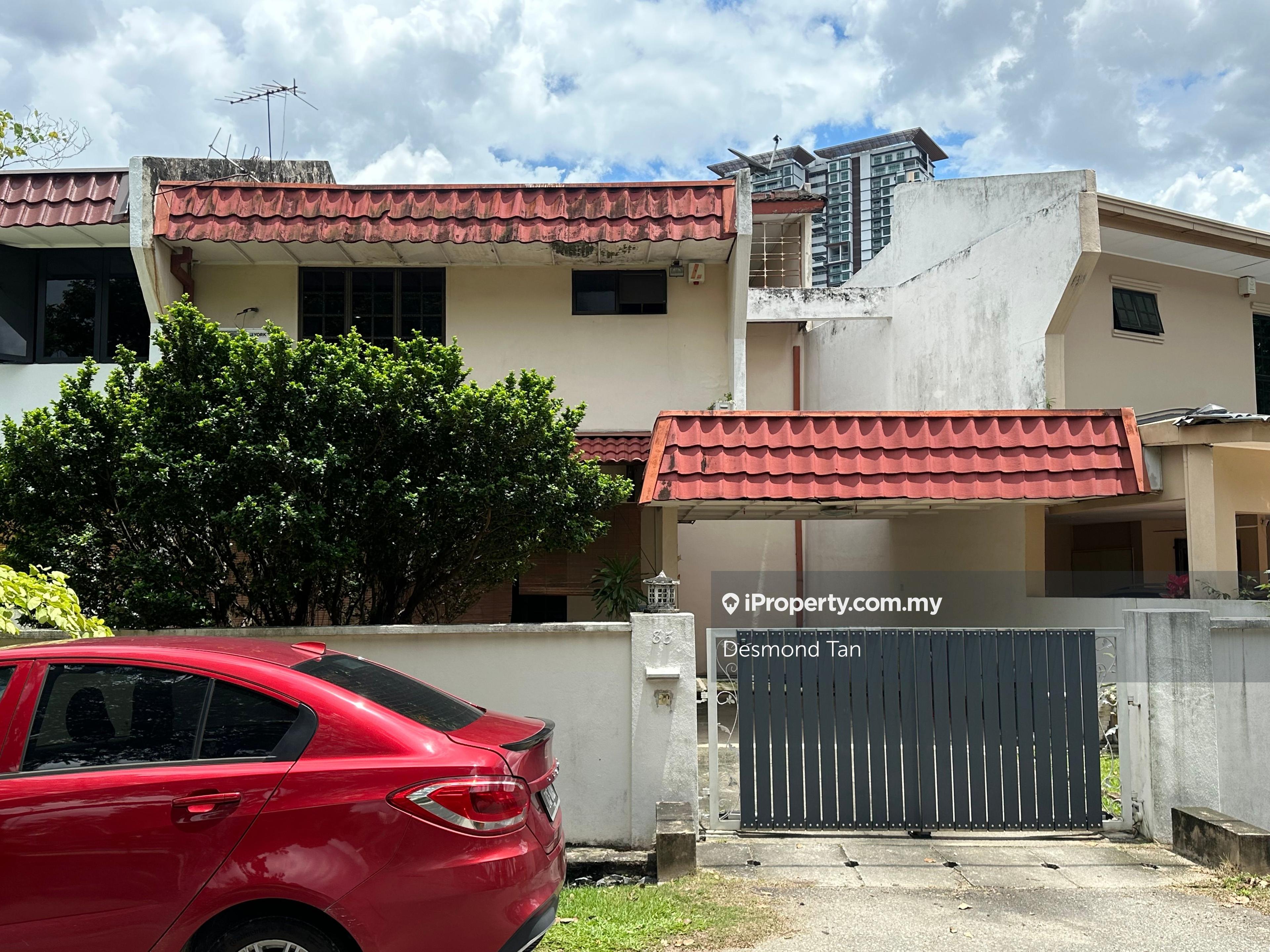 Gated Guarded Taman Megah Prime Location, Endlot with extra land