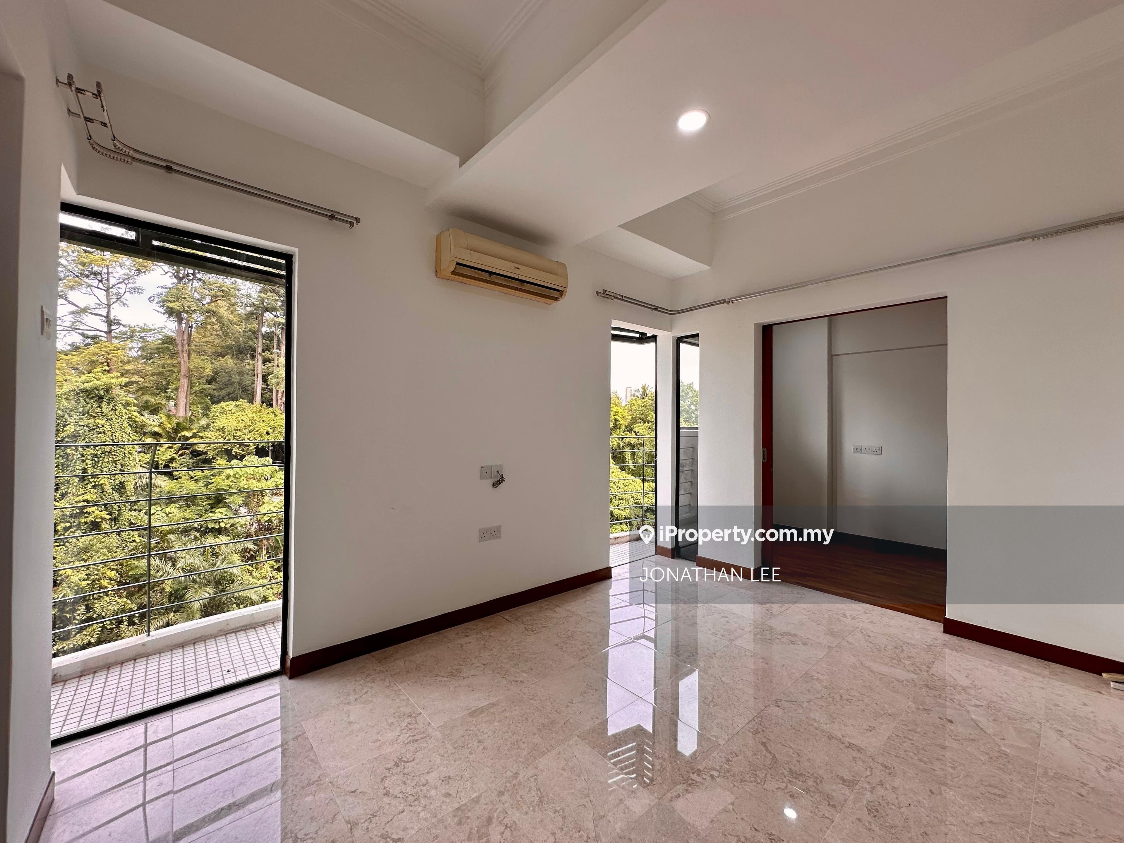 Newly renovated 2-bedroom with quiet forest view available for sale