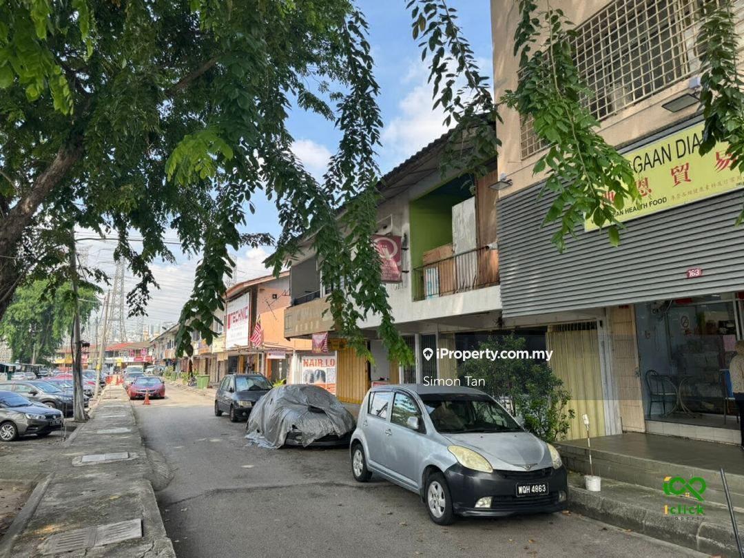 Jalan kuching ground floor shop open car park