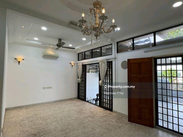 Jalan Delima - 2 Stories Terrace - 2000' - Partly Renovated -Greenlane